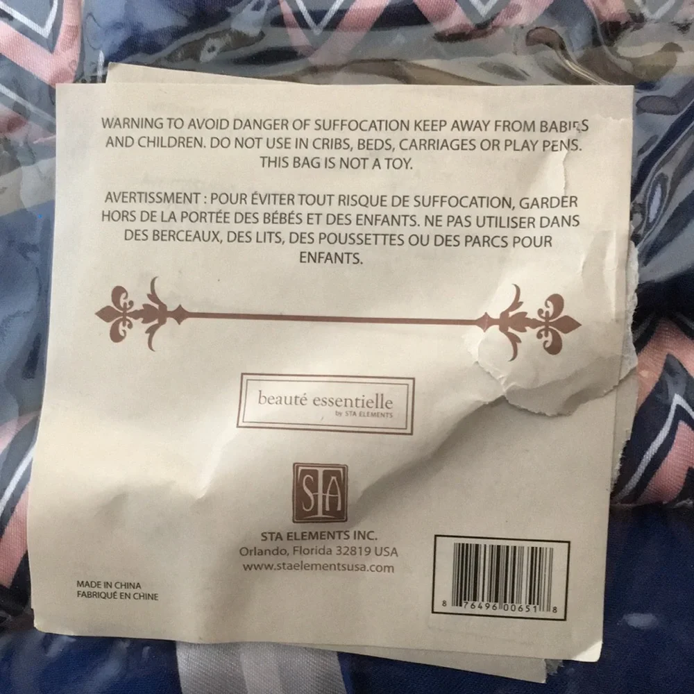 NIP beauté essentielle (by STA Elements) Padded Satin Hangers 5-pack